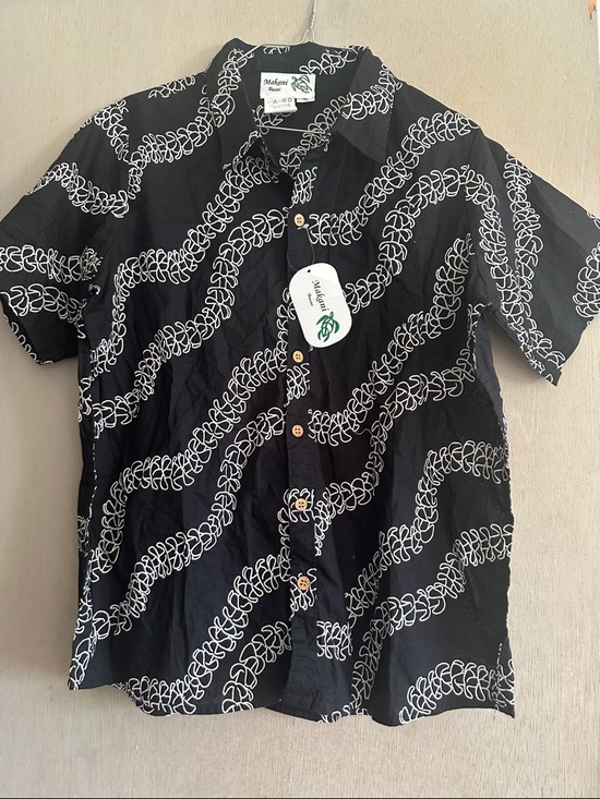 Makani Hawaii Other - mahina Black Short-Sleeve Shirt with White Wave Motif